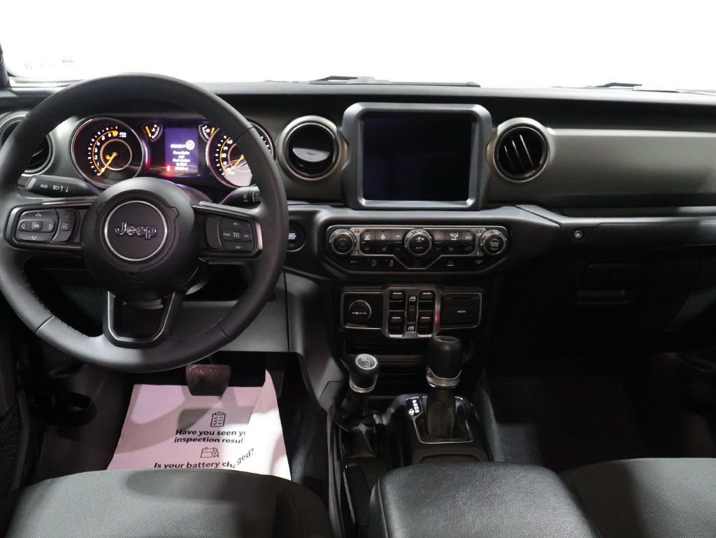 Used 2023 Jeep Gladiator Sport AWD/4WD image 14