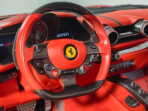 Used 2018 Ferrari 812 Superfast RWD image 21