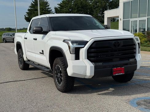 Used 2022 Toyota Tundra SR5 AWD/4WD image 2
