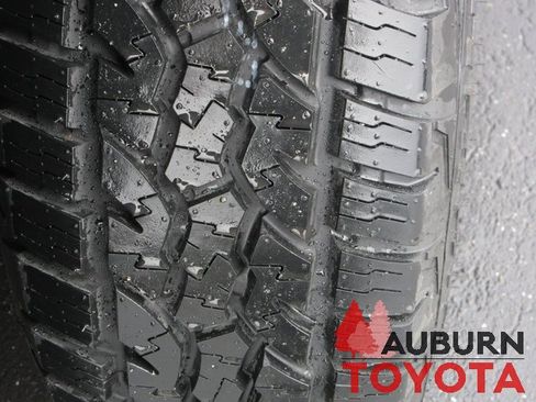 Used 2022 Toyota Tacoma TRD Off-Road image 4