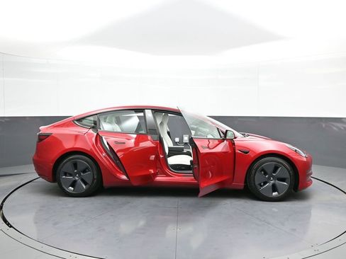 Used 2021 Tesla Model 3 Standard Range Plus image 43