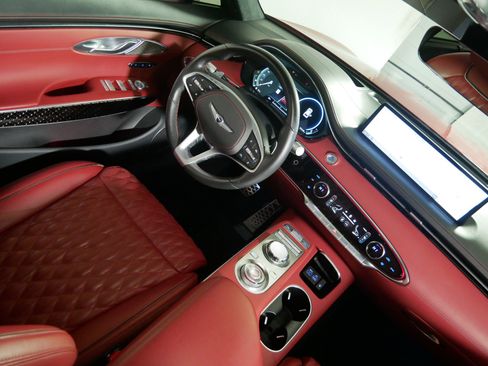 Used 2023 Genesis GV70 3.5T Sport w/ Sport Prestige Package image 9