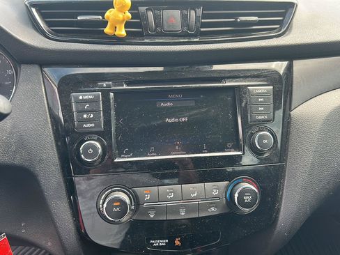 Used 2021 Nissan Rogue Sport S FWD image 11