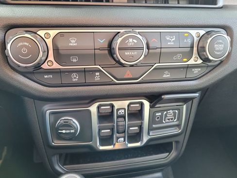 Used 2026 Jeep Gladiator Sport image 26