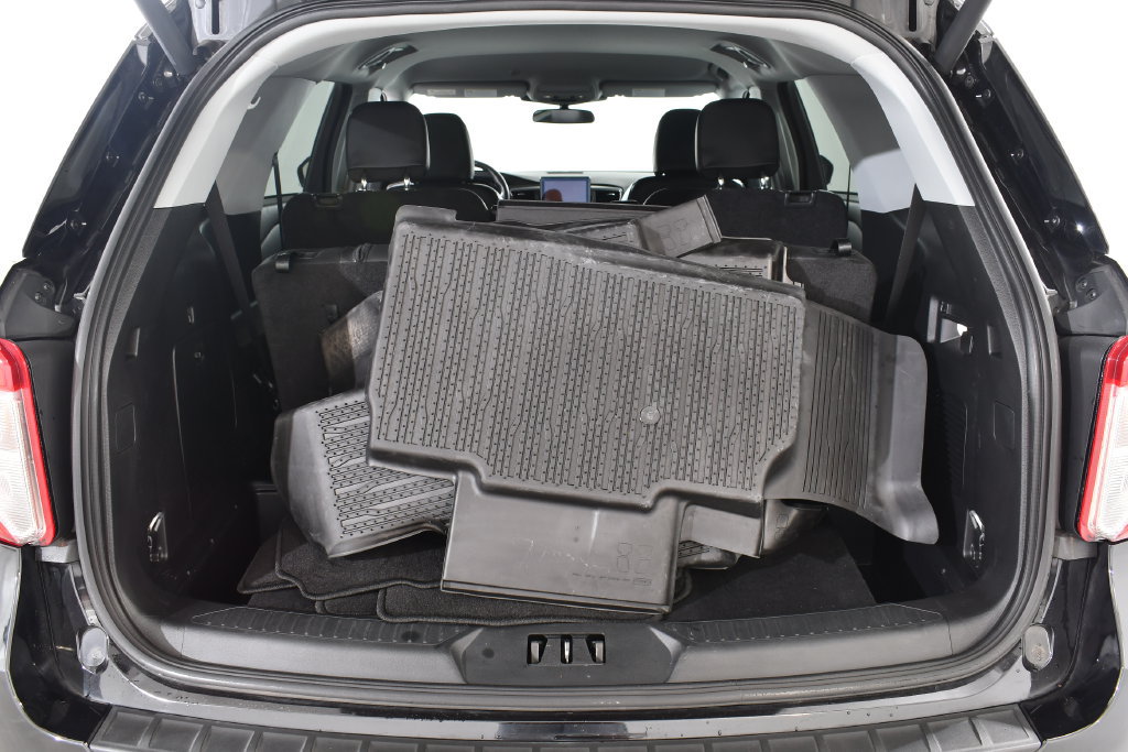 Used 2023 Ford Explorer XLT w/ Equipment Group 202A AWD/4WD image 21