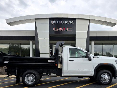 New 2025 GMC Sierra 3500 Pro w/ Convenience Package image 8