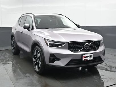 New 2026 Volvo XC40 B5 Ultra w/ Protection Package Premier