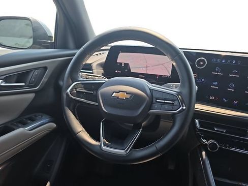 Used 2026 Chevrolet Traverse LT w/ Driver Confidence Package FWD image 14