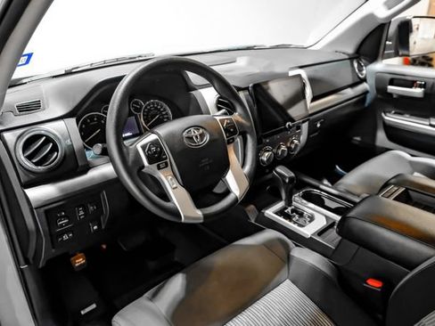 Used 2016 Toyota Tundra SR5 w/ SR5 Upgrade Package RWD image 3