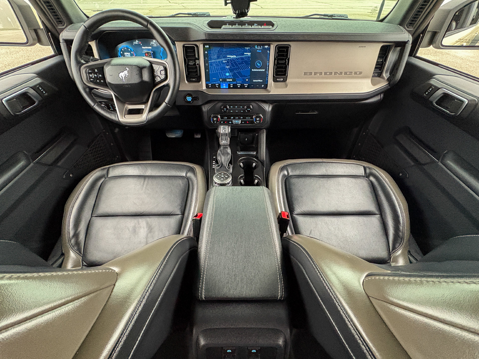Used 2025 Ford Bronco Outer Banks w/ Sasquatch Package AWD/4WD image 27