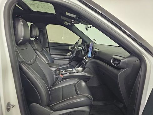 Used 2020 Ford Explorer ST w/ ST Street Pack image 11