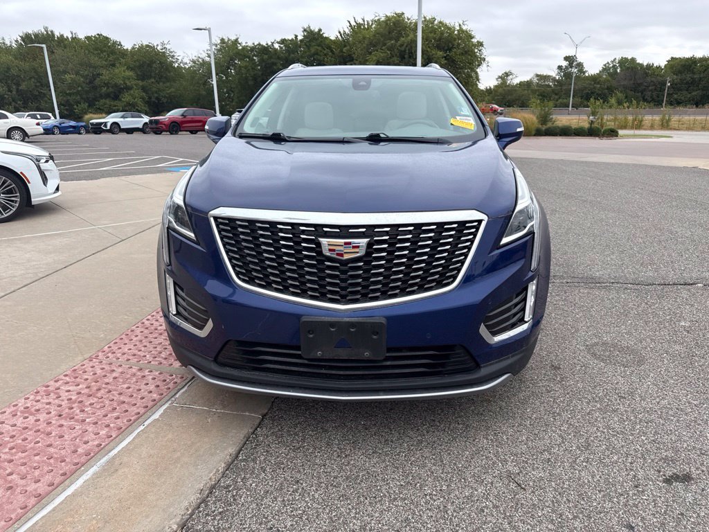 Used 2023 Cadillac XT5 Premium Luxury AWD/4WD image 2
