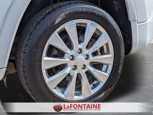 Used 2018 Jeep Cherokee Overland AWD/4WD image 32