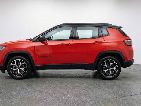 Used 2025 Jeep Compass Limited AWD/4WD image 5