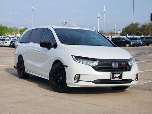 Used 2023 Honda Odyssey Sport image 2
