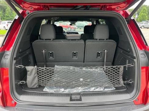 New 2026 Chevrolet Traverse LT w/ LPO, Floor Liner Package FWD image 6