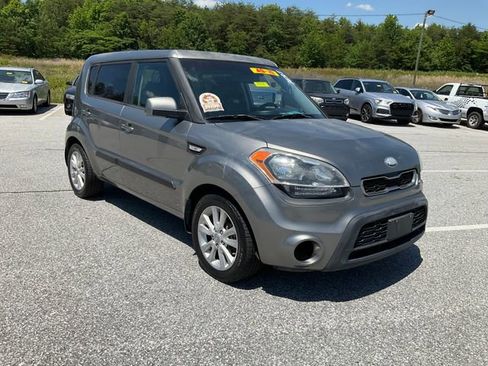 Used 2013 Kia Soul FWD image 3