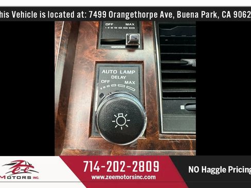 Used 1992 Lincoln Town Car Signature image 28