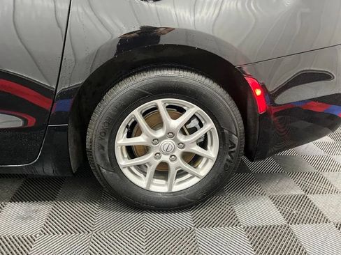 Used 2025 Chrysler Pacifica Select FWD image 26