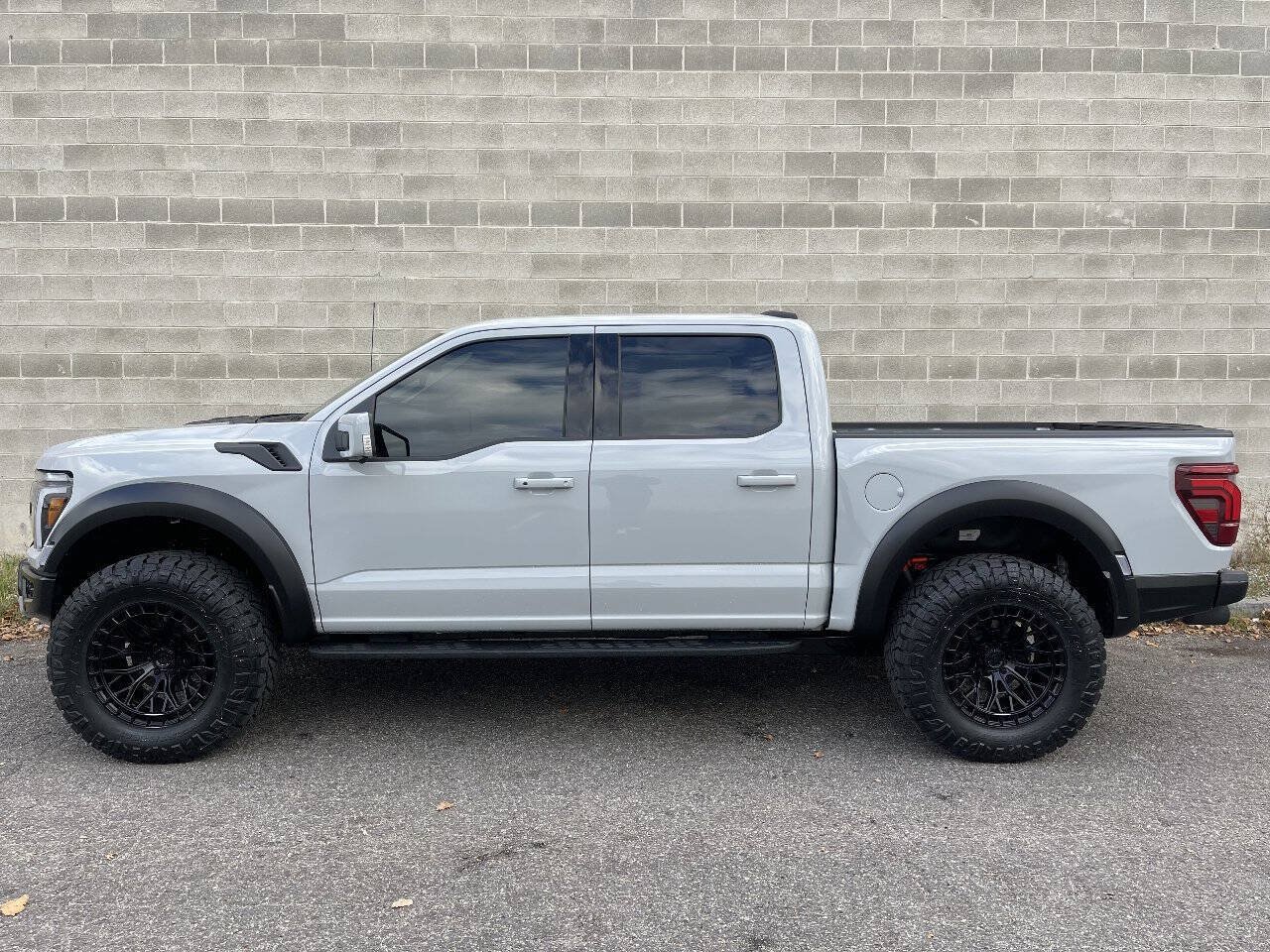 Used 2026 Ford F150 Raptor AWD/4WD image 5