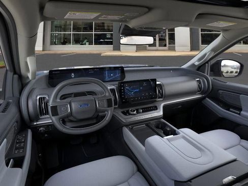 New 2026 Ford Expedition Max Platinum w/ Driver's Package image 9