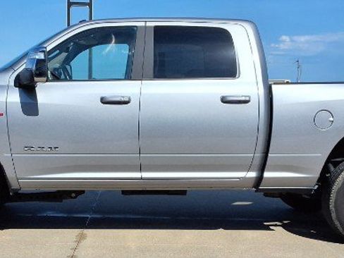 Used 2024 RAM 2500 Laramie w/ Safety Group AWD/4WD image 7