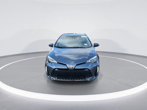 Used 2017 Toyota Corolla SE FWD image 2