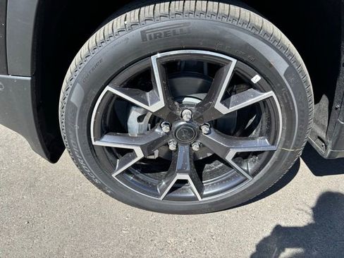 New 2026 Jeep Cherokee Overland w/ Trailer Tow Group AWD/4WD image 9