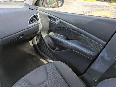Used 2015 Dodge Dart SXT FWD image 16
