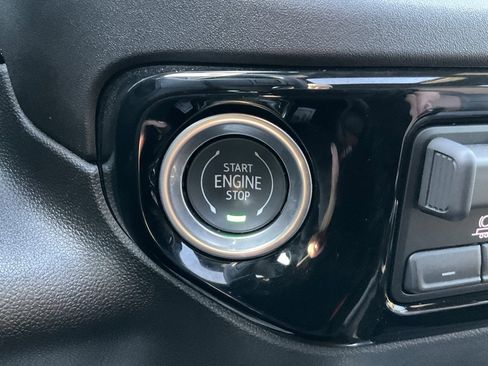 Used 2024 Chevrolet Silverado 2500 High Country image 10