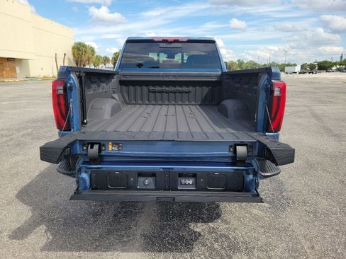 Used 2024 GMC Sierra 2500 Denali w/ Denali Reserve Package AWD/4WD image 8