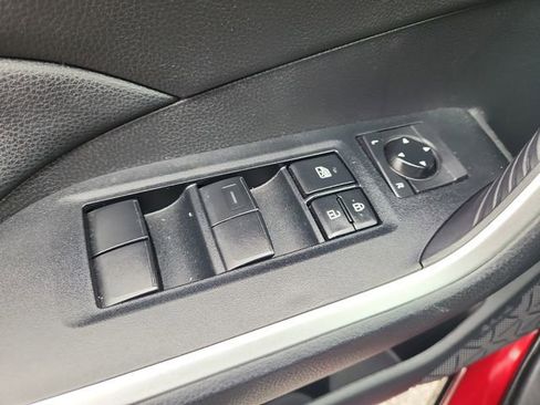 Used 2020 Toyota RAV4 XLE w/ Convenience Package FWD image 21