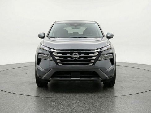 Used 2025 Nissan Rogue SV FWD image 2
