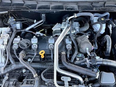 Used 2025 Nissan Altima 2.5 SV FWD image 30