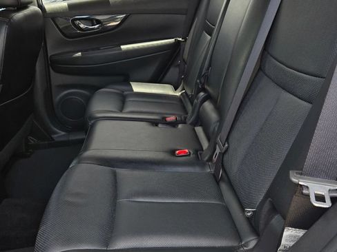 Used 2018 Nissan Rogue SL FWD image 46