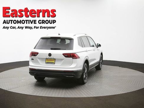 Used 2023 Volkswagen Tiguan SE image 37