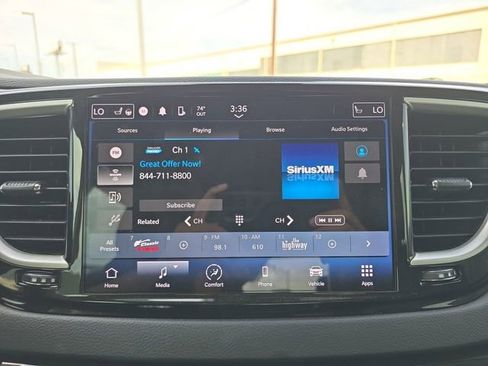 Used 2022 Chrysler Pacifica Touring-L FWD image 8