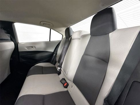 Certified 2025 Toyota Corolla LE image 27