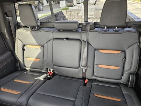 Used 2025 GMC Sierra 1500 AT4 w/ AT4 Premium Package image 17