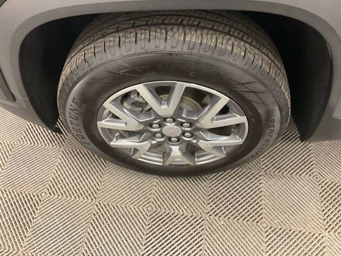 Used 2023 GMC Acadia SLT image 14