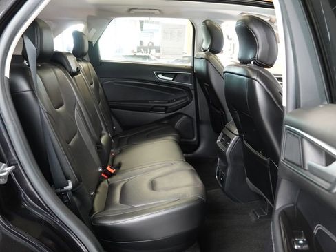 Used 2019 Ford Edge Titanium w/ Cold Weather Package AWD/4WD image 32