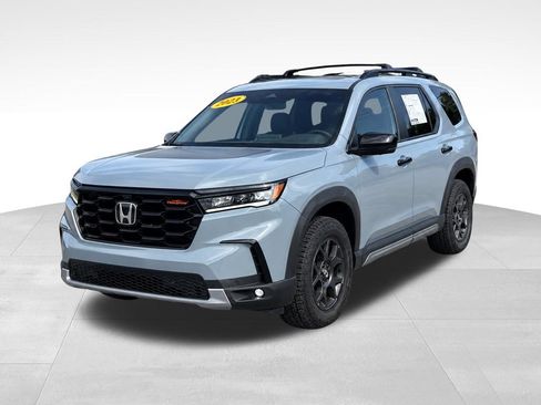 Used 2023 Honda Pilot TrailSport image 1