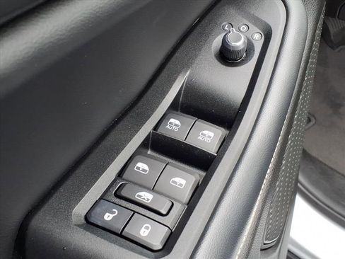 Used 2023 Jeep Grand Cherokee Altitude image 13