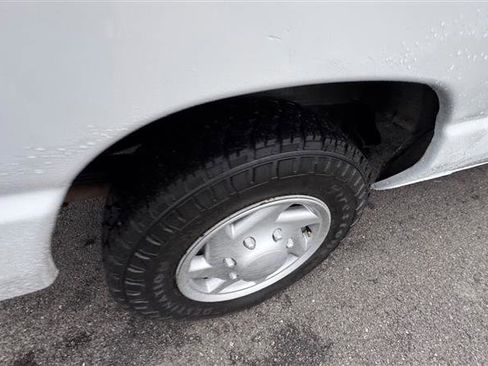 Used 2013 Ford E-150 and Econoline 150 RWD image 24