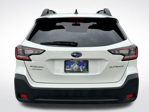 Used 2025 Subaru Outback Premium AWD/4WD image 6