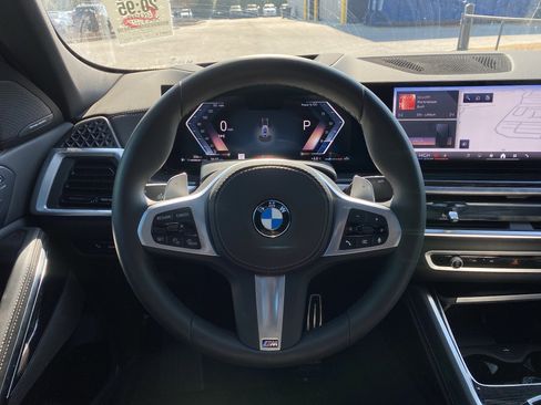 Used 2026 BMW X6 xDrive40i w/ Climate Comfort Package image 9