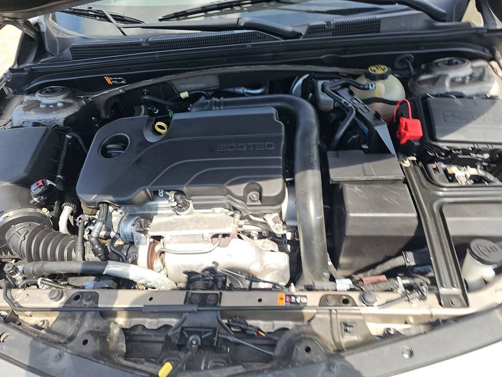 Used 2022 Chevrolet Malibu LT FWD image 7