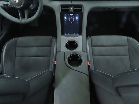 Used 2023 Porsche Taycan GTS image 17