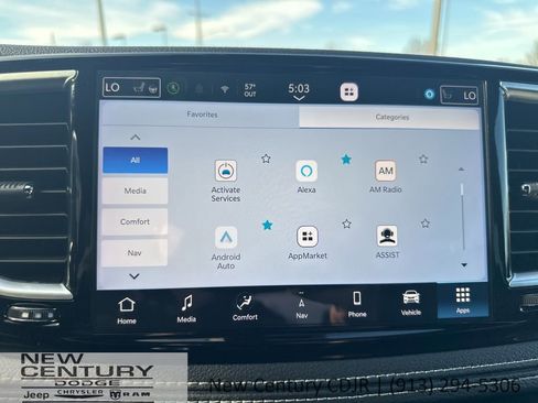 Used 2025 Chrysler Pacifica Limited image 42