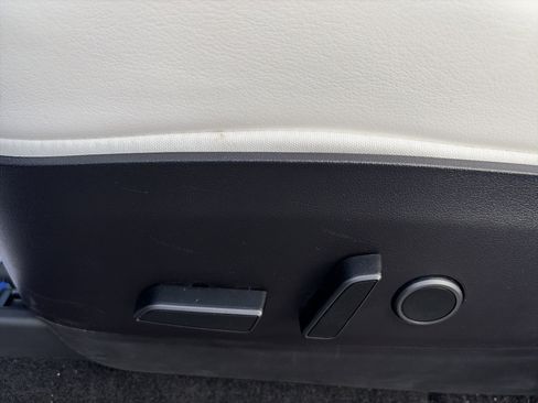 Used 2021 Tesla Model Y Long Range image 21